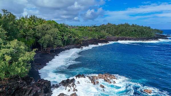 Tranquil Island Escape at Kehena Beach