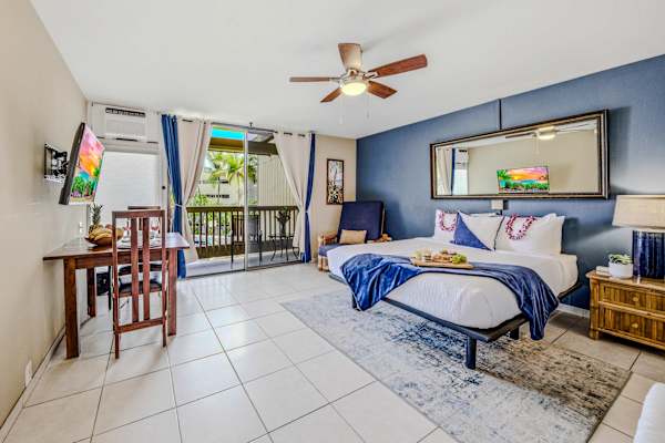 Welcome to your paradise with A/C, Lanai and great retreat