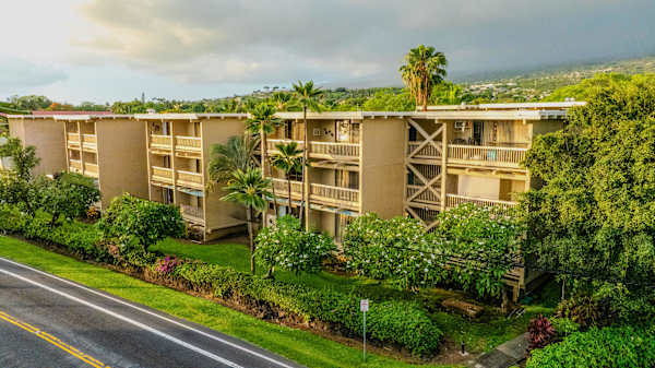Building 3 is located across the street from the ocean, just an easy 3 minute walk to the ocean