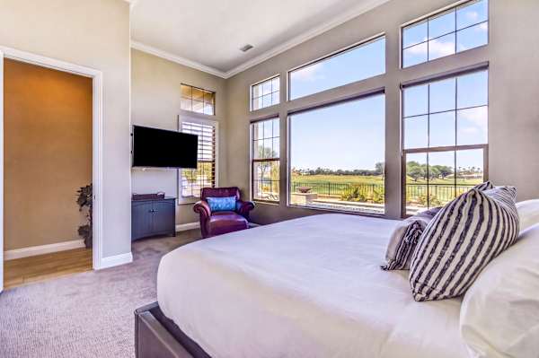 Exclusive Escape: Poolside Luxury near Scenic Golf