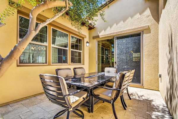 Exclusive Escape: Poolside Luxury near Scenic Golf
