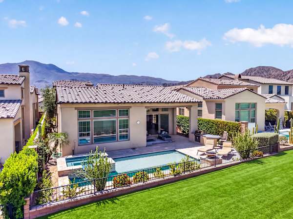 Exclusive Escape: Poolside Luxury near Scenic Golf