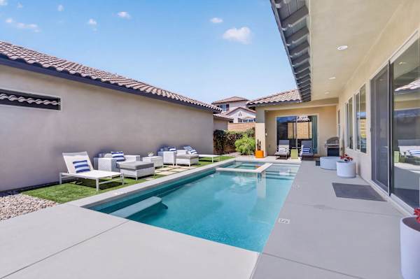 El Encanto: EV Charger, Pool, Spa & BBQ