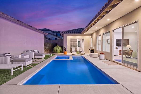 El Encanto: EV Charger, Pool, Spa & BBQ