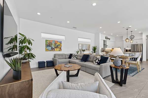 El Encanto: EV Charger, Pool, Spa & BBQ