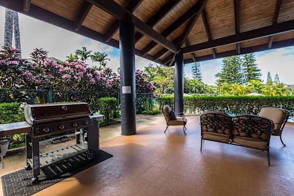 Community seating and outdoor dining with BBQ 