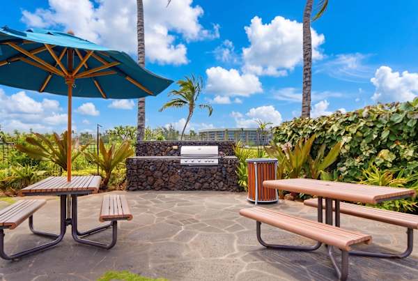 Outdoor BBQ & dining area