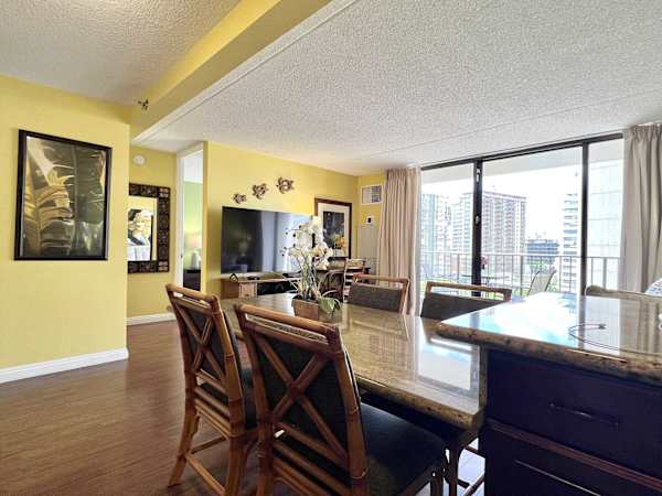 Share meals together in your dining area for 4!
