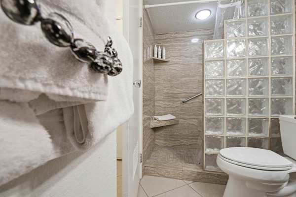 Island Sands Resort 111