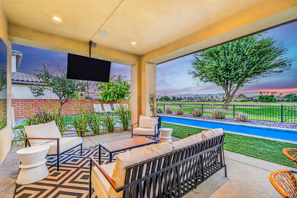 Desert Chill: Pool & Spa at PGA West Stadium