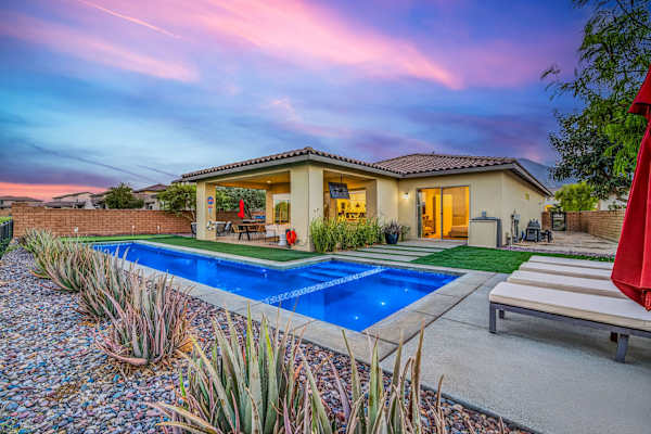 Desert Chill: Pool & Spa at PGA West Stadium