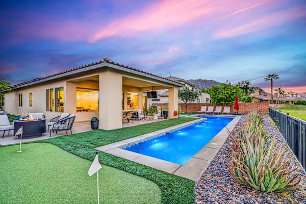Desert Chill: Pool & Spa at PGA West Stadium