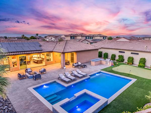 PGA West: Your Poolside & Fire Pit Haven