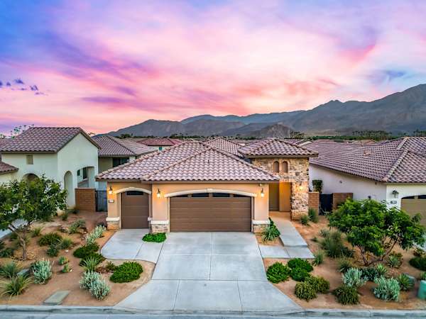 Golfers' Paradise: Pool, Spa, EV Charger