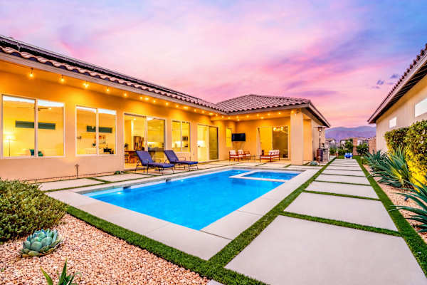 Golfers' Paradise: Pool, Spa, EV Charger