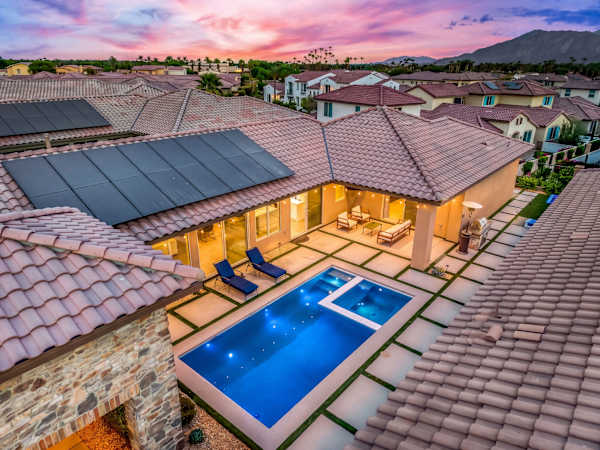Golfers' Paradise: Pool, Spa, EV Charger