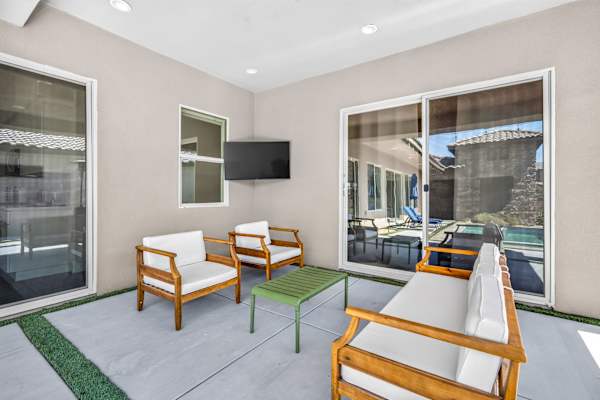 Golfers' Paradise: Pool, Spa, EV Charger