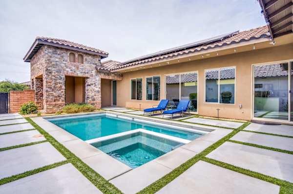 Golfers' Paradise: Pool, Spa, EV Charger