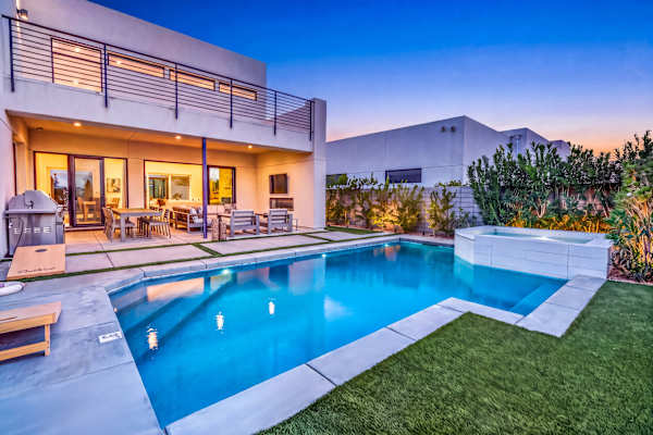 Palladium Palace: Pool+Spa, EV Charger, Miralon!