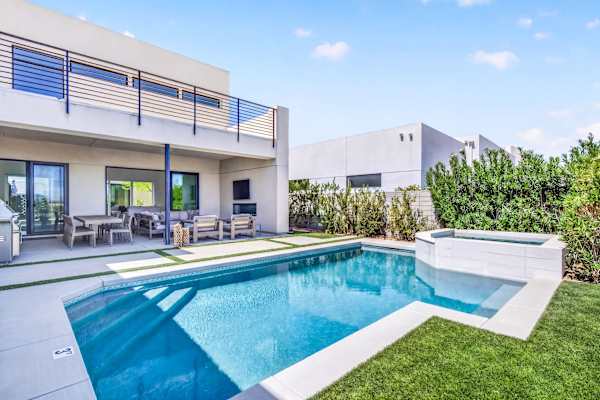 Palladium Palace: Pool+Spa, EV Charger, Miralon!