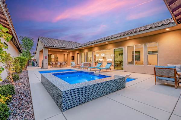 Exclusive Oasis: Pool, Spa & Golf Access
