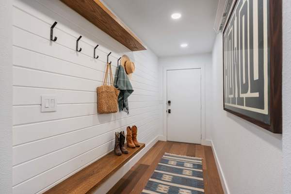 Abode at Sundance, spacious & cozy, walk to lift, hot tub & pool