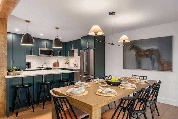 Abode at Sundance, spacious & cozy, walk to lift, hot tub & pool