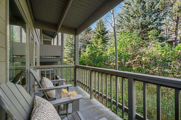 Abode at Sundance, spacious & cozy, walk to lift, hot tub & pool