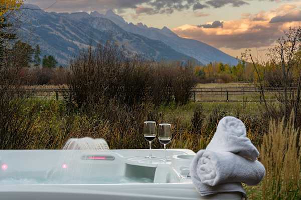 Abode at Sweetwater, Teton views, outdoor living, private pond