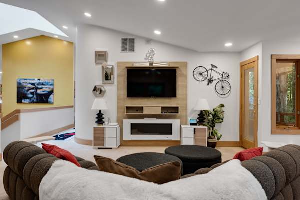 Woodinville Retreat | Decks | BBQ & Fireplace 10 Spacious seating and a welcoming atmosphere make it easy to feel right at home.