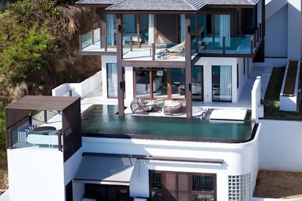 Barracuda 8 – Luxury Hillside Villa at Tamarind Hills, Antigua