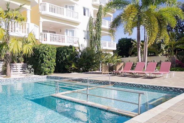 The Hill 25 – Elegant Apartment Near Blue Bay Beach & Golf Course, Curaçao