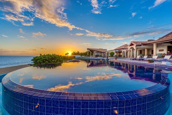 Villa Casa de la Playa – Beachfront Luxury Villa in St. Martin