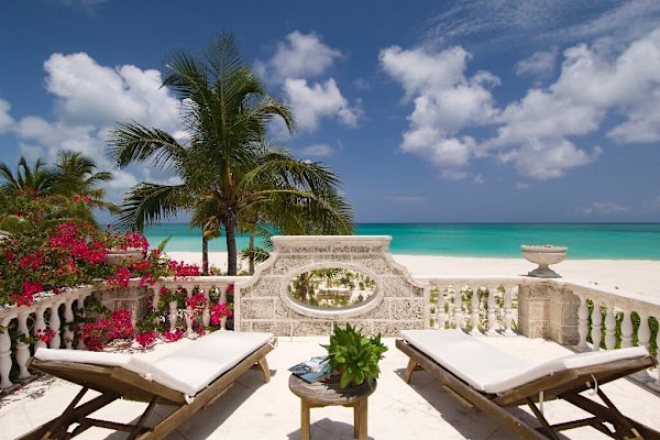 Coral House – 7-Bedroom Grace Bay Beachfront Villa with Pool, Chef & Butler | Turks and Caicos