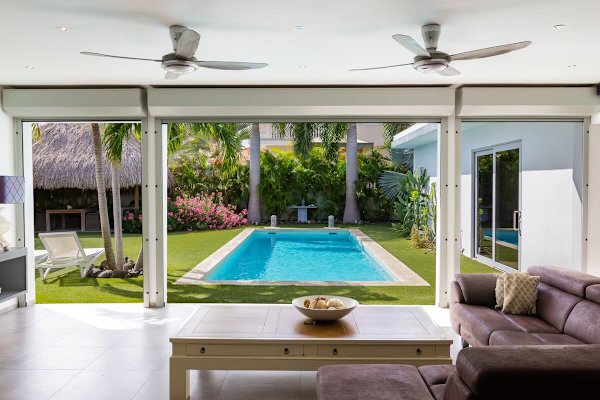 Villa Nostalgia – Stylish Family Villa Steps from Jan Thiel Beach, Curaçao