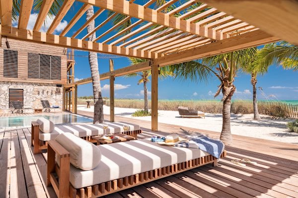 Silver Sands Villa Turks and Caicos – 8-Bedroom Luxury Beachfront Villa with Gym & Padel Court