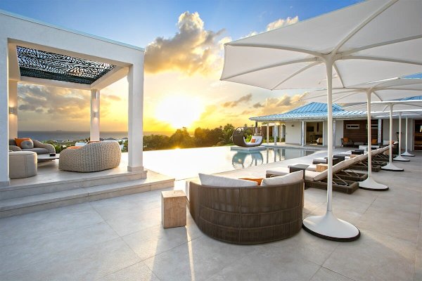Villa Avanti – Contemporary Luxury Retreat in Terres Basses, St. Martin