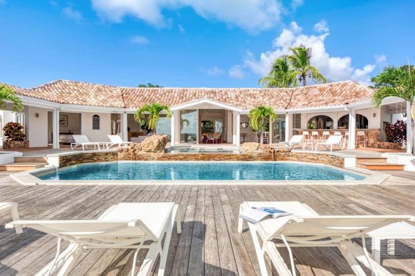 Villa Belle Fontaine – Elegant Sea-View Villa with Double Pool in St. Martin