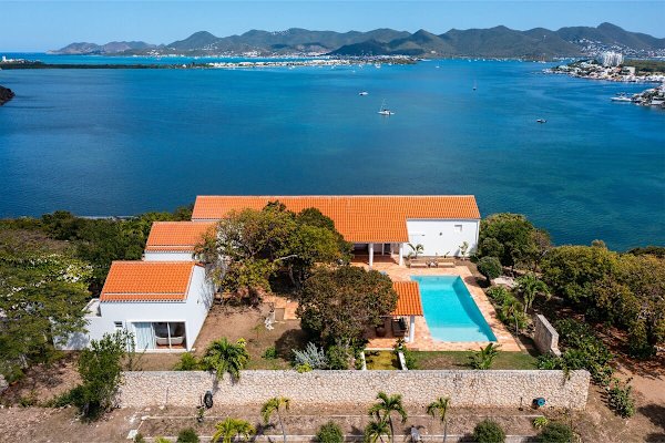 Villa Jasper – Iconic Architectural Retreat in Terres Basses, St. Martin