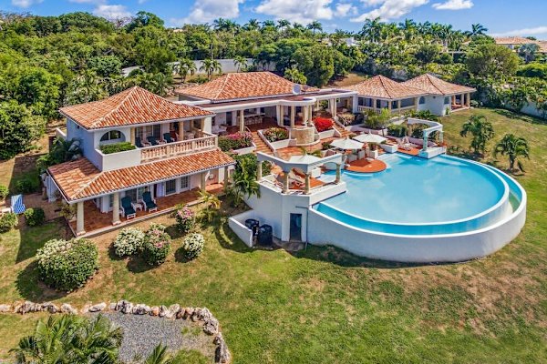 Villa Mariposa – Oceanview Luxury Surrounded by Bougainvillea in St. Martin