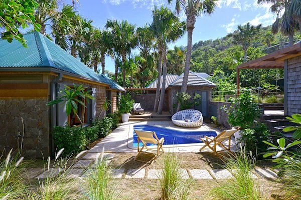 Villa PALM HOUSE – A Tranquil Hideaway Steps from the Ocean