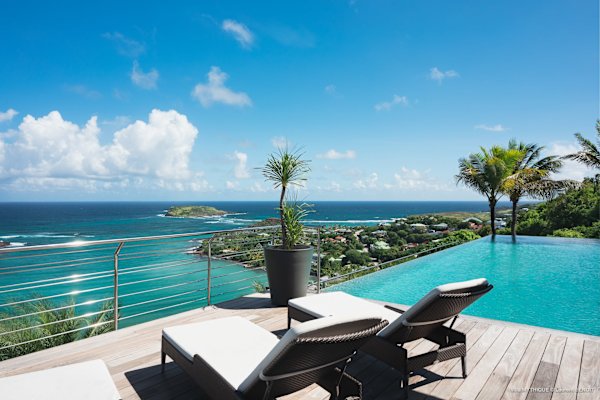 Villa MYTHIQUE – Ultra-Luxury 6-Bedroom Masterpiece Overlooking Marigot Bay