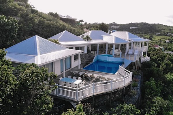 Villa MILONGA – 4-Bedroom Hilltop Retreat with Jacuzzi & Pool Overlooking Marigot Bay, St. Barts
