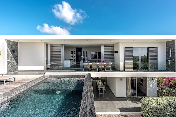 The Pearl of Jan Thiel 4 – Luxury Designer Villa with Private Pool & Resort Facilities in Curaçao
