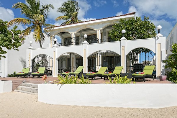 Villa Vittoria | Elegant Beachfront Living on Simpson Bay