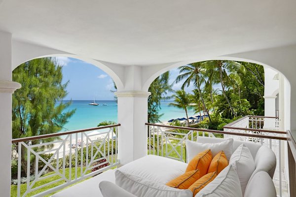 Villa Old Trees 6 – Firefly – Oceanfront Penthouse Living on Paynes Bay, Barbados