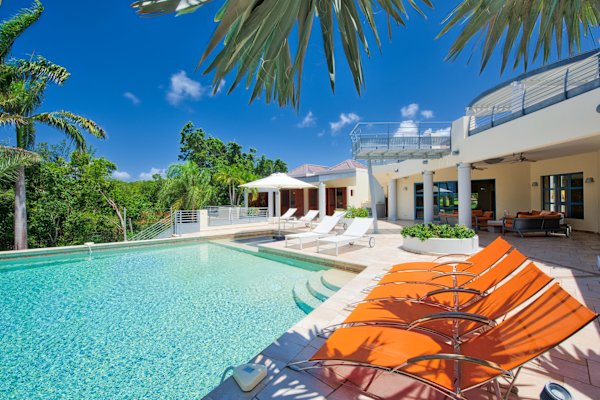 Villa Les Palmiers Bleus – Contemporary Beachside Luxury in Terres Basses, St. Martin