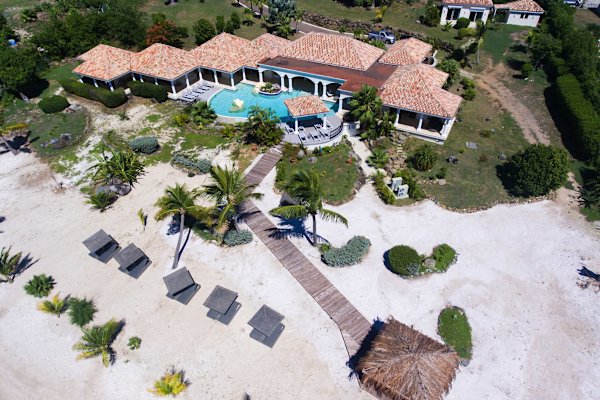Villa La Salamandre – 6-Bedroom Lagoonfront Villa with Pool & Private Beach in St. Martin