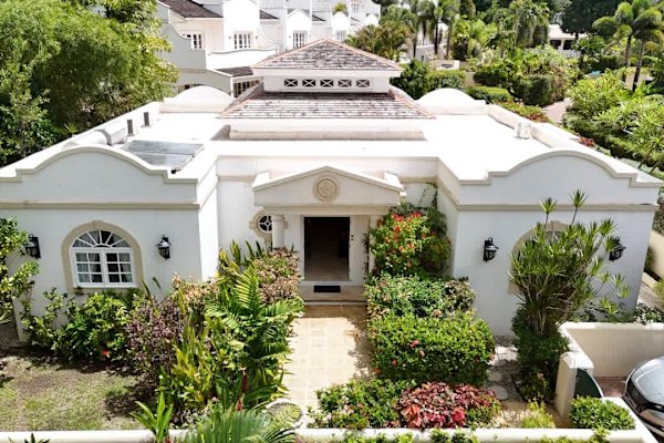 Monkey View | Elegant Island Living Steps from Mullins Beach