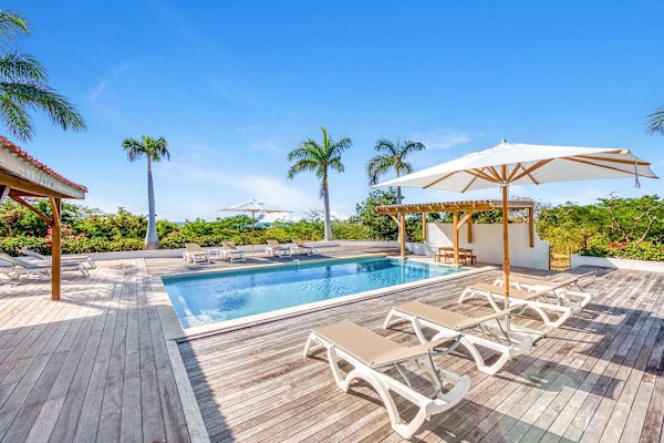 Villa La Hacienda | Spanish-Caribbean Elegance in Terres Basses